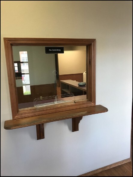 More Photos Of 7 W Broadway St, Ardmore Office For Sale