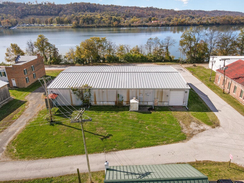 More Photos Of 330 N Front St, Ripley Flex For Sale