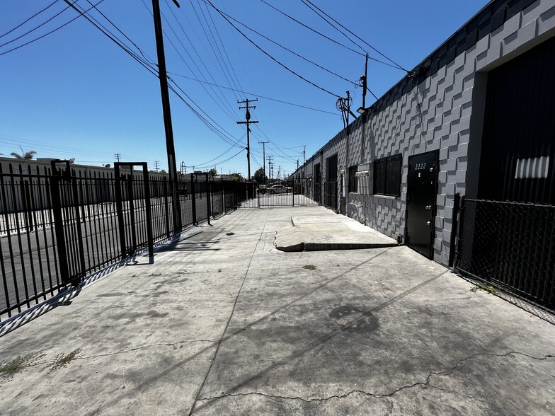 More Photos Of 2222-2308 W 2nd St, Santa Ana Service For Lease