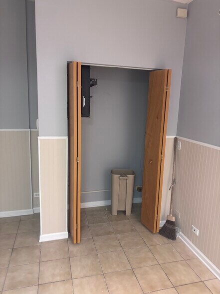 More Photos Of 3224 W Armitage Ave, Chicago Storefront Retail Residential For Lease