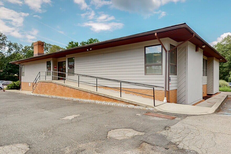 More Photos Of 7 Waterloo Rd, Stanhope Office For Sale