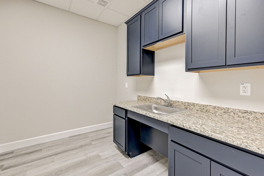 More Photos Of 25145 Star Ln, Katy Medical For Lease