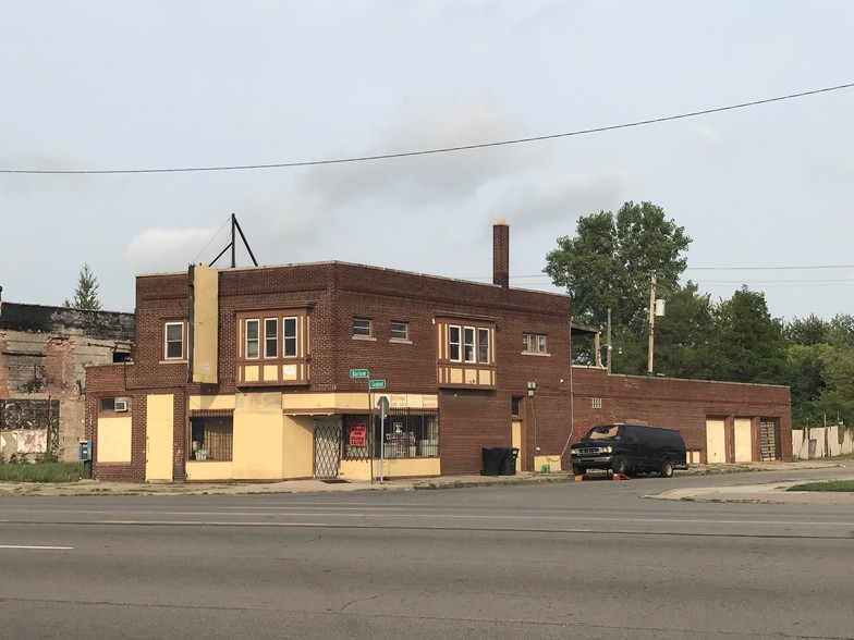 Primary Photo Of 12595 Gratiot Ave, Detroit Storefront For Sale