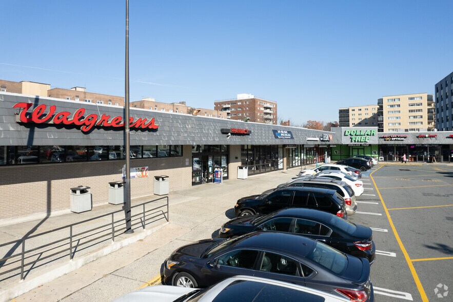 More Photos Of 2151 Lemoine Ave, Fort Lee Storefront For Lease