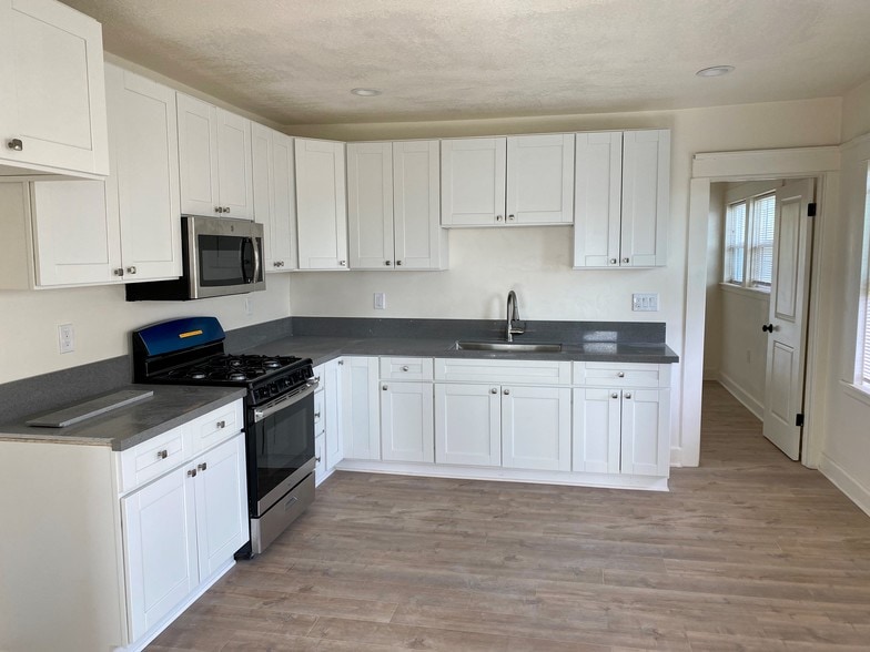 More Photos Of 285 W Center St, Pomona Apartments For Sale