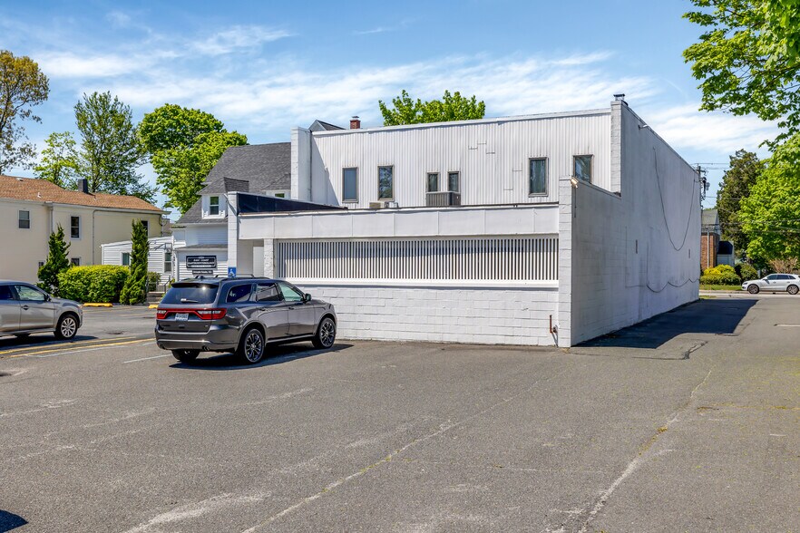 More Photos Of 157 N Ocean Ave, Patchogue Medical For Lease