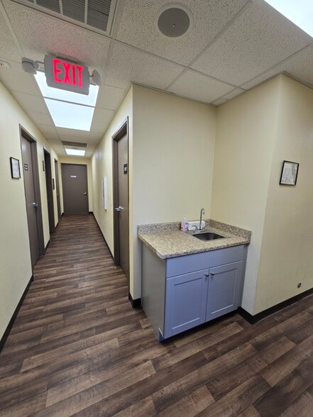 More Photos Of 6344 E Broadway Rd, Mesa Medical For Lease