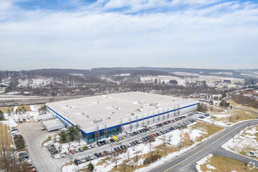 More Photos Of 9775 Commerce Cir, Kutztown Warehouse For Lease