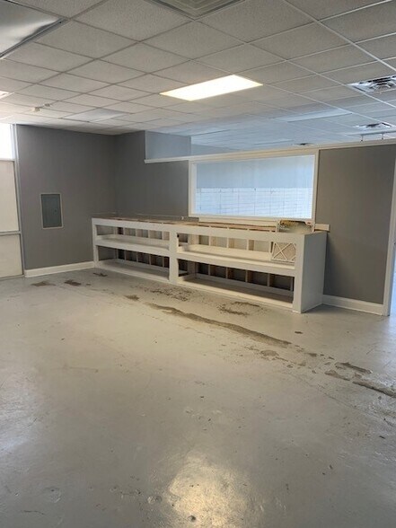 More Photos Of 9230 Florida Blvd, Baton Rouge General Retail For Sale
