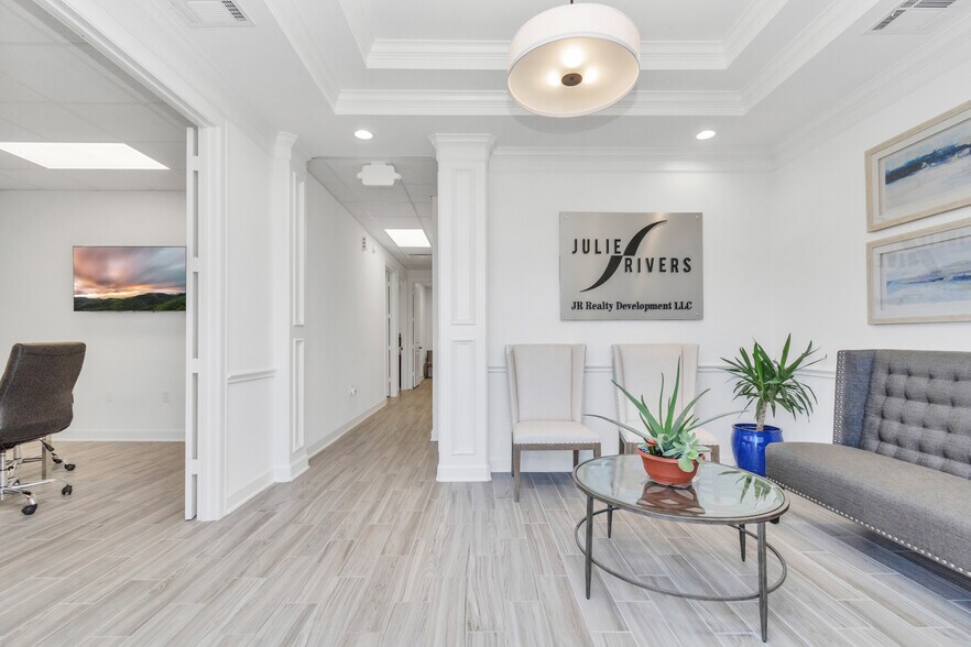 More Photos Of 30625 Kingsland Blvd, Brookshire Medical For Lease