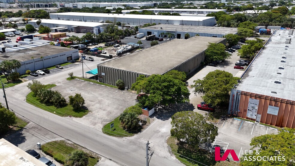 More Photos Of 1401 SW 8th St, Pompano Beach Warehouse For Lease