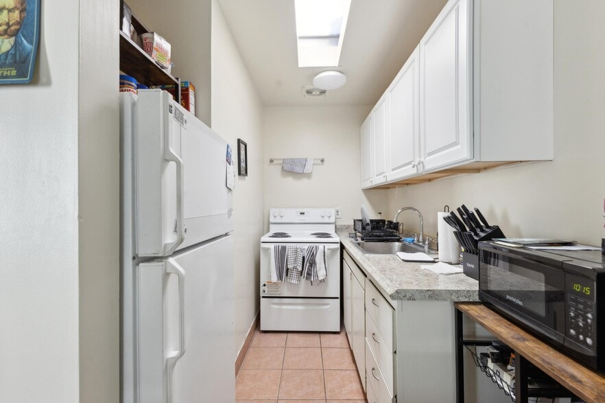 More Photos Of 6563 Shattuck Ave, Oakland Apartments For Sale