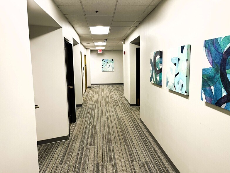 More Photos Of 20 Allen Ave, Webster Groves Office For Lease
