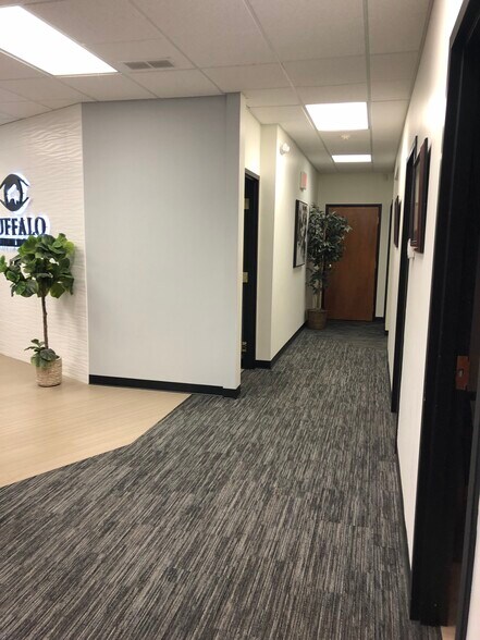 More Photos Of 3045 Southwestern Blvd, Orchard Park Unknown For Lease