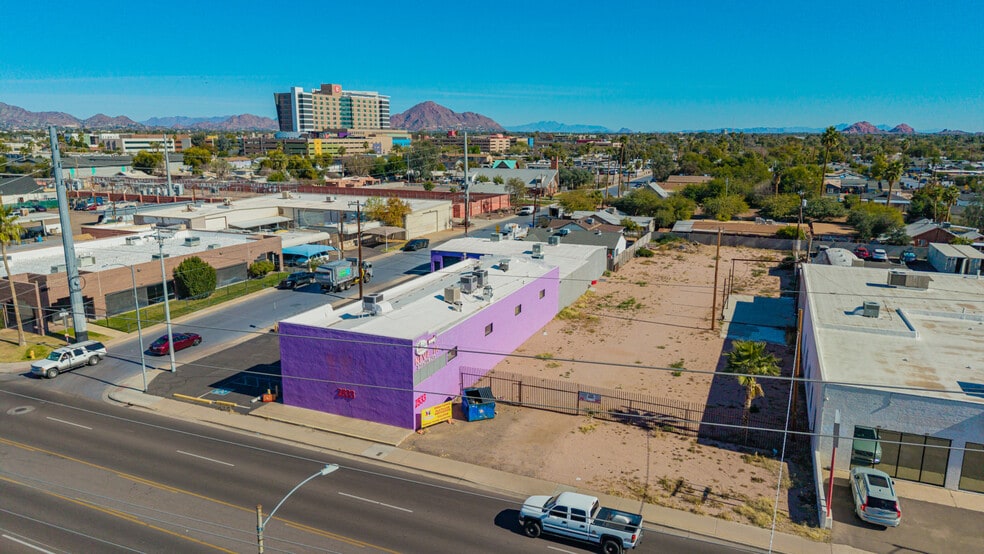 More Photos Of 2533 N 16th St, Phoenix Showroom For Sale