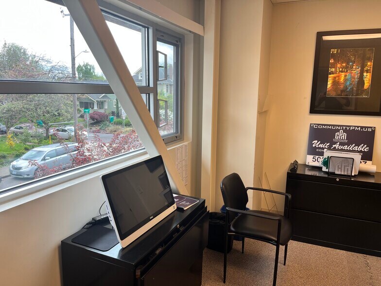 More Photos Of 3829-3843 NE Tillamook St, Portland Office For Lease