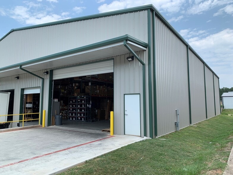 More Photos Of 5457 W Davis St, Conroe Unknown For Lease