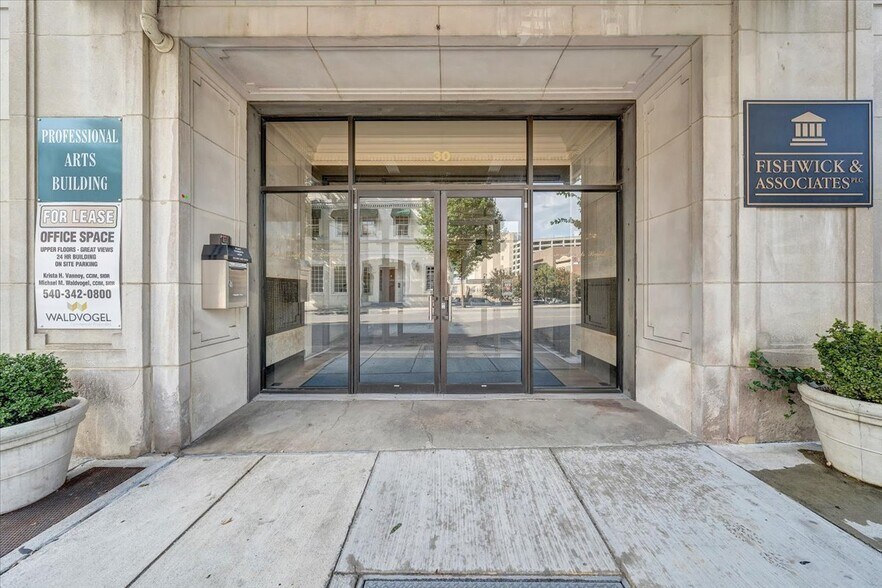 More Photos Of 30 Franklin Rd SW, Roanoke Office For Lease