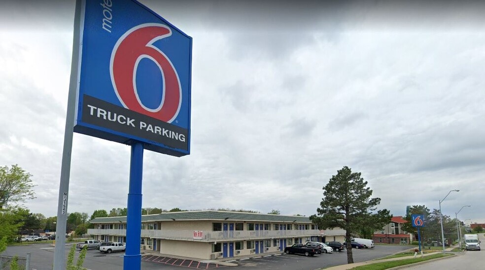 More Photos Of 8230 NW Prairie View Rd, Kansas City Hotel For Sale