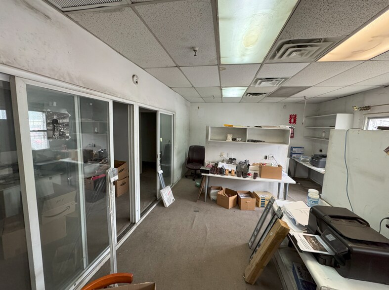 More Photos Of 450 Austin Pl, Bronx Warehouse For Lease