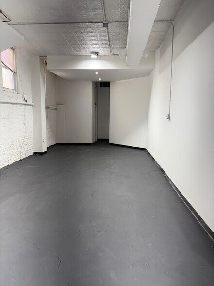 More Photos Of 85 Elm St, Bridgeport Storefront Retail Residential For Lease