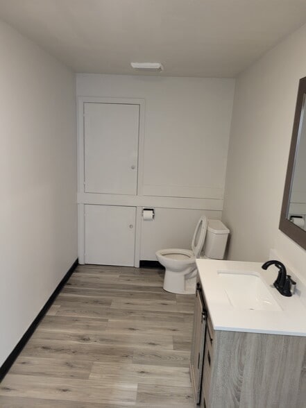 More Photos Of 1420 NE 1st St, Bend Warehouse For Lease