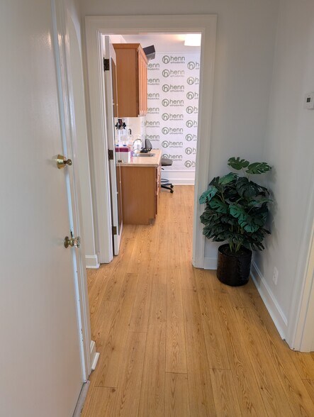 More Photos Of 4816 Greenwood Rd, Louisville Medical For Lease