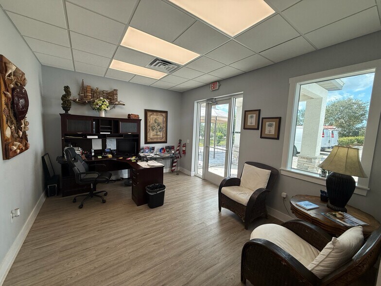 More Photos Of 6860 28th St Cir, Sarasota Warehouse For Sale