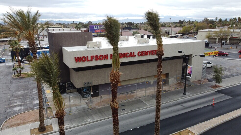 More Photos Of 921 S Las Vegas Blvd, Las Vegas Office For Sale