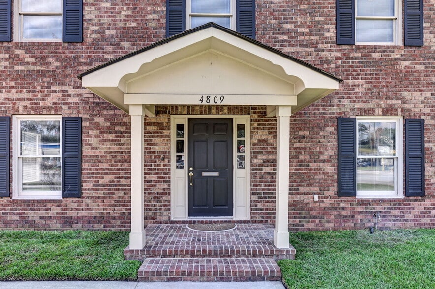 More Photos Of 4809 Augusta Rd, Savannah Storefront Retail Office For Sale