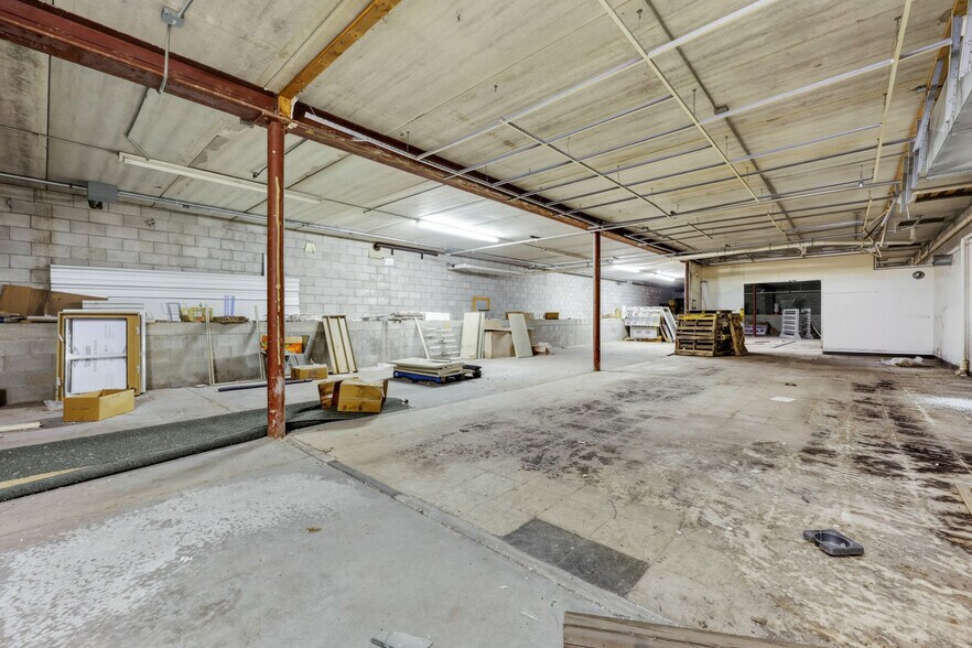 More Photos Of 1006 E Colby St, Whitehall Storefront Retail Office For Sale