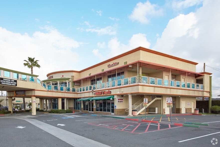 More Photos Of 18720-18792 Pioneer Blvd, Artesia General Retail For Lease