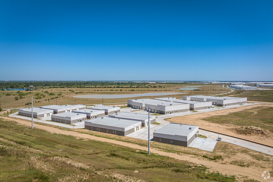 More Photos Of 2701 Twinwood Pky, Brookshire Distribution For Sale