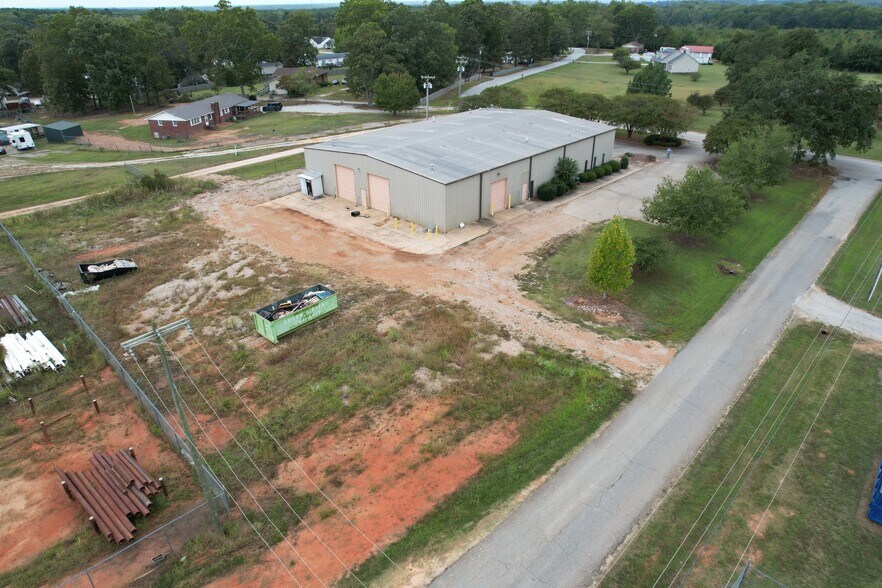 More Photos Of 265 Pine Dr, Piedmont Manufacturing For Lease