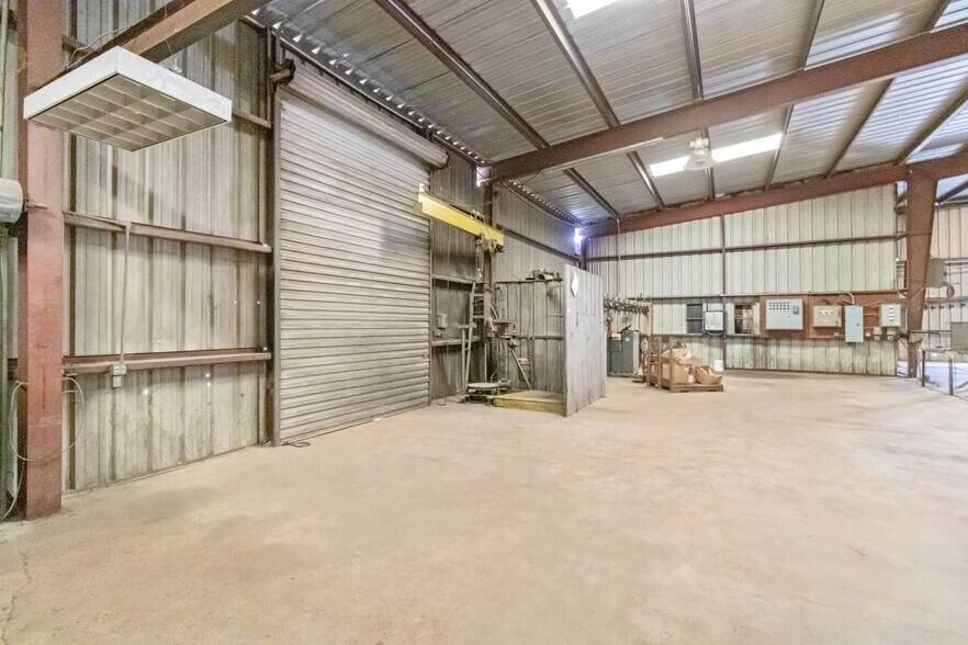 More Photos Of 17301 E FM 1097 Rd, Willis Storefront Retail Office For Sale