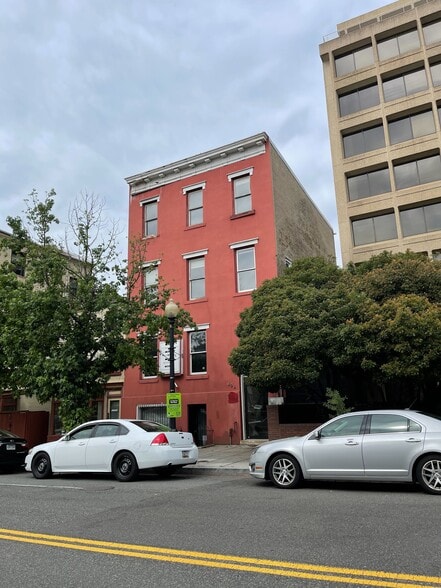 More Photos Of 406 5th St NW, Washington Office For Lease