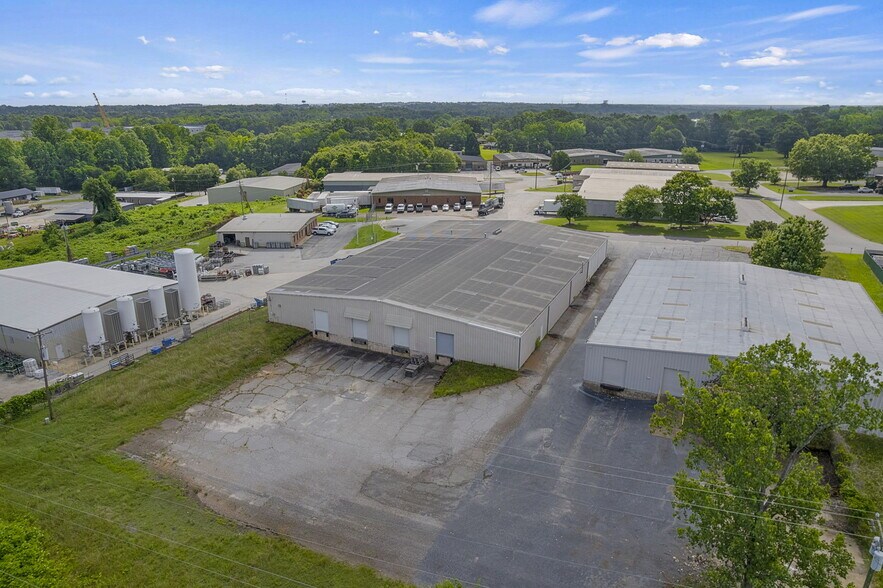 More Photos Of 117 Southwest Dr, Spartanburg Service For Sale