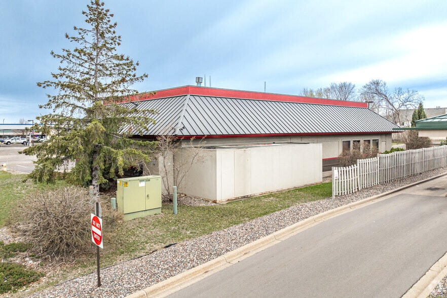 More Photos Of 3565 NW Northdale Blvd, Minneapolis Restaurant For Sale