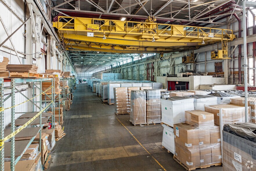 More Photos Of 1400 Lowell St, Elyria Manufacturing For Lease