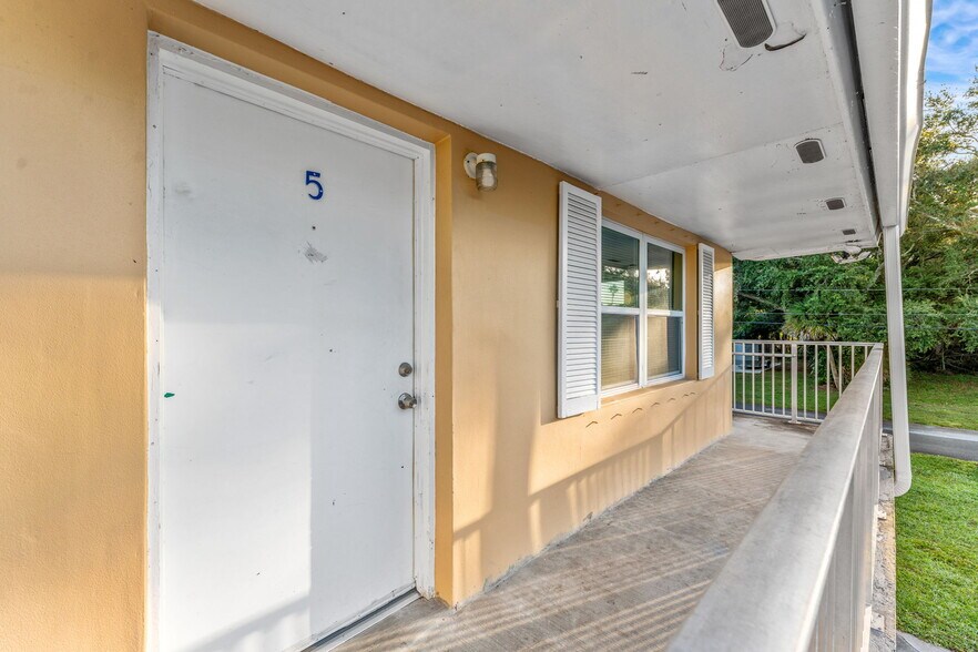 More Photos Of 85-89 NW Irwin Ave, West Melbourne Apartments For Sale