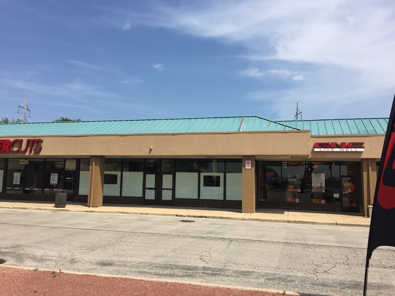 More Photos Of 1515-1589 Lee St, Des Plaines Unknown For Lease
