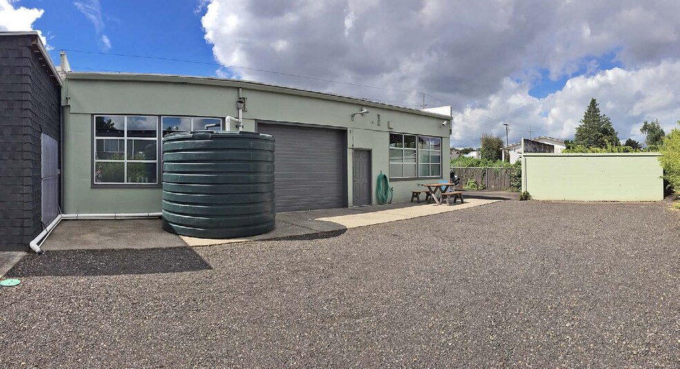 More Photos Of 4601 NE Killingsworth St, Portland Industrial For Sale