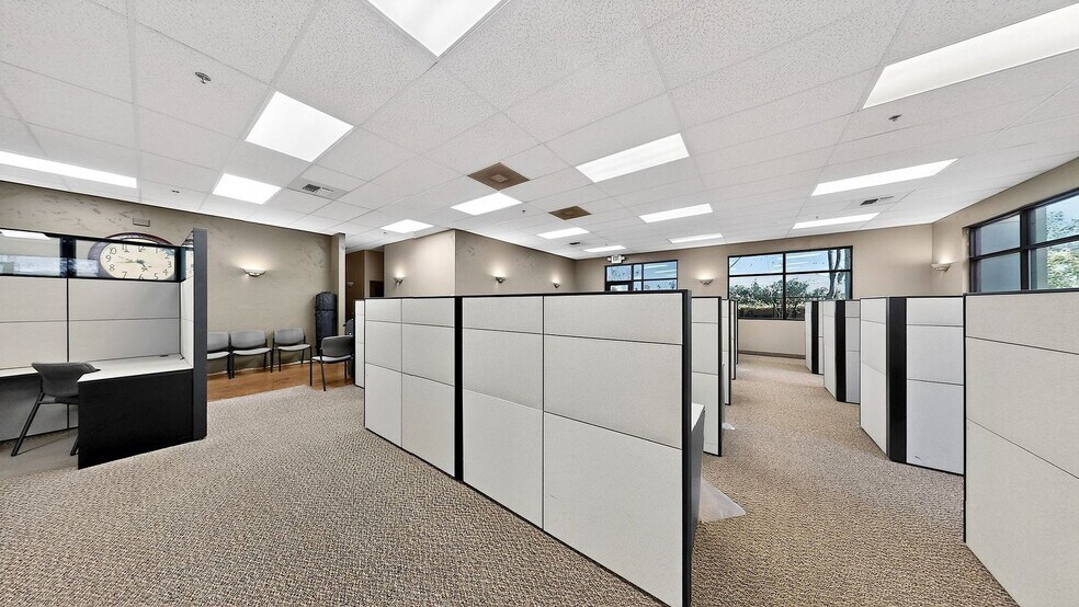 More Photos Of 1510 W Kettleman Ln, Lodi Office For Sale
