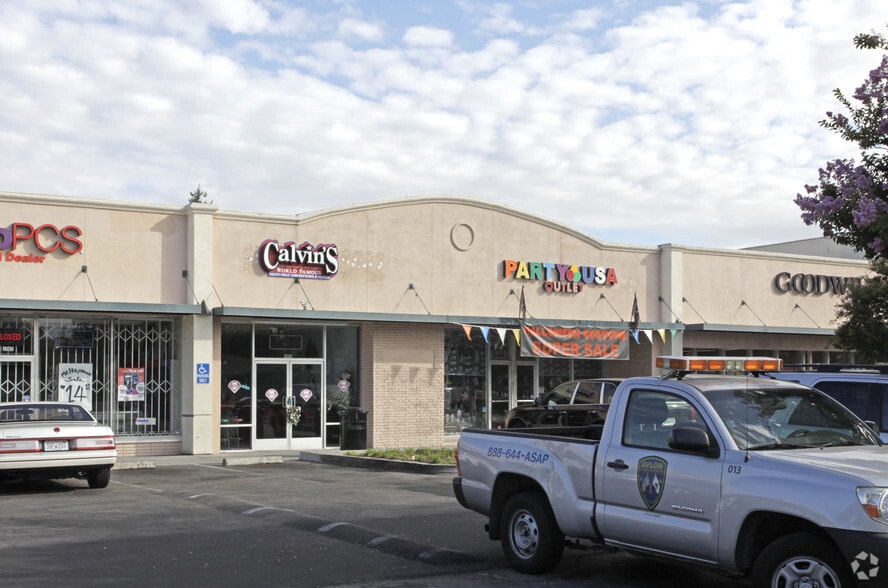 More Photos Of 1695-1699 W San Carlos St, San Jose General Retail For Lease