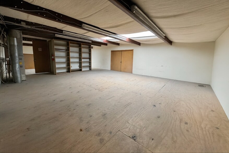 More Photos Of 108 S 109th East Ave, Tulsa Warehouse For Lease
