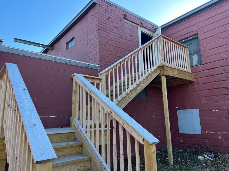 More Photos Of 1605 Broadway, Lorain Storefront Retail Residential For Sale