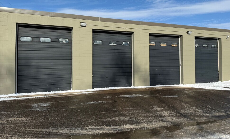 More Photos Of 6225 Cambridge St, Saint Louis Park Warehouse For Sale