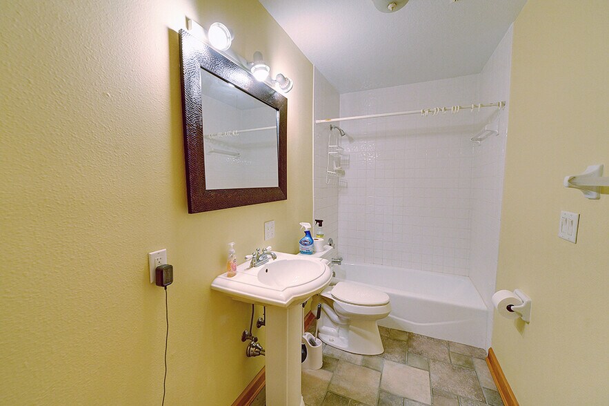 More Photos Of 6991 W Cardinal St, Homosassa Medical For Sale