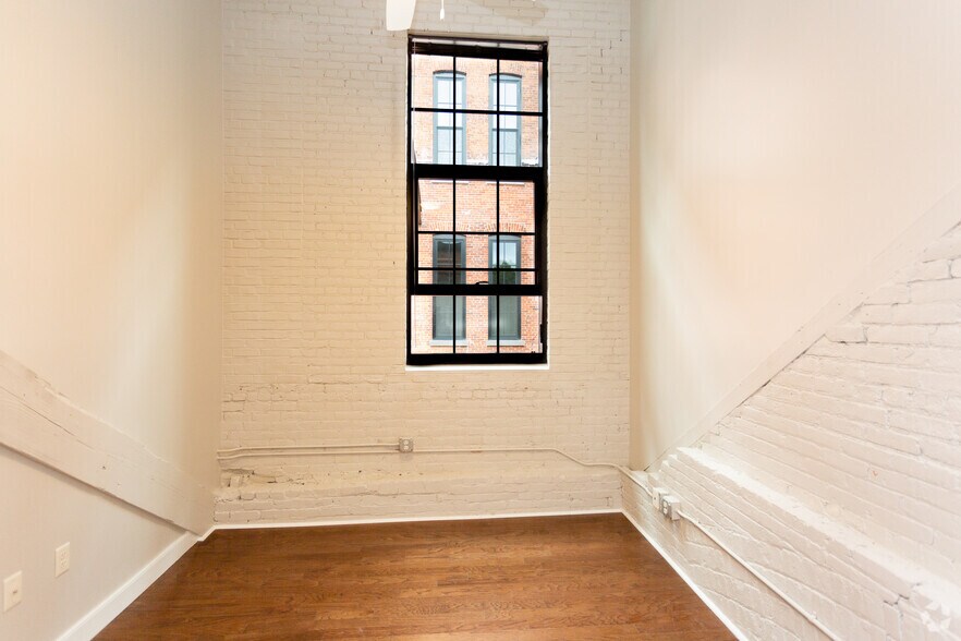 More Photos Of 811-827 Court St, Utica Apartments For Lease