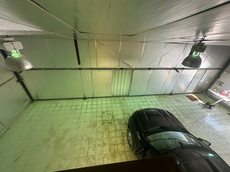 More Photos Of 10 Hangar Rd, Vineyard Haven Warehouse For Lease